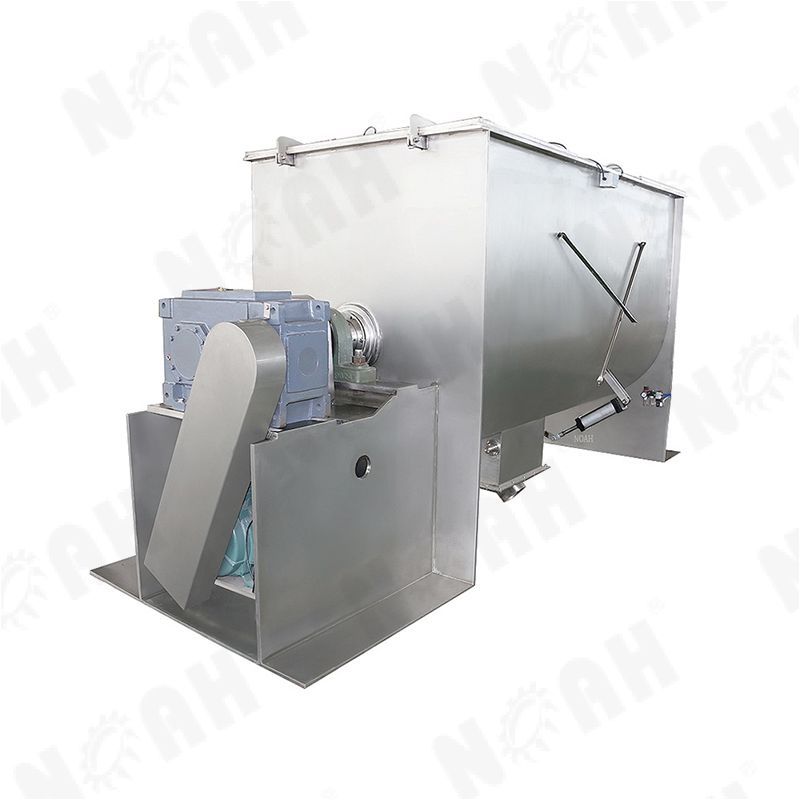 Horizontal powder mixer